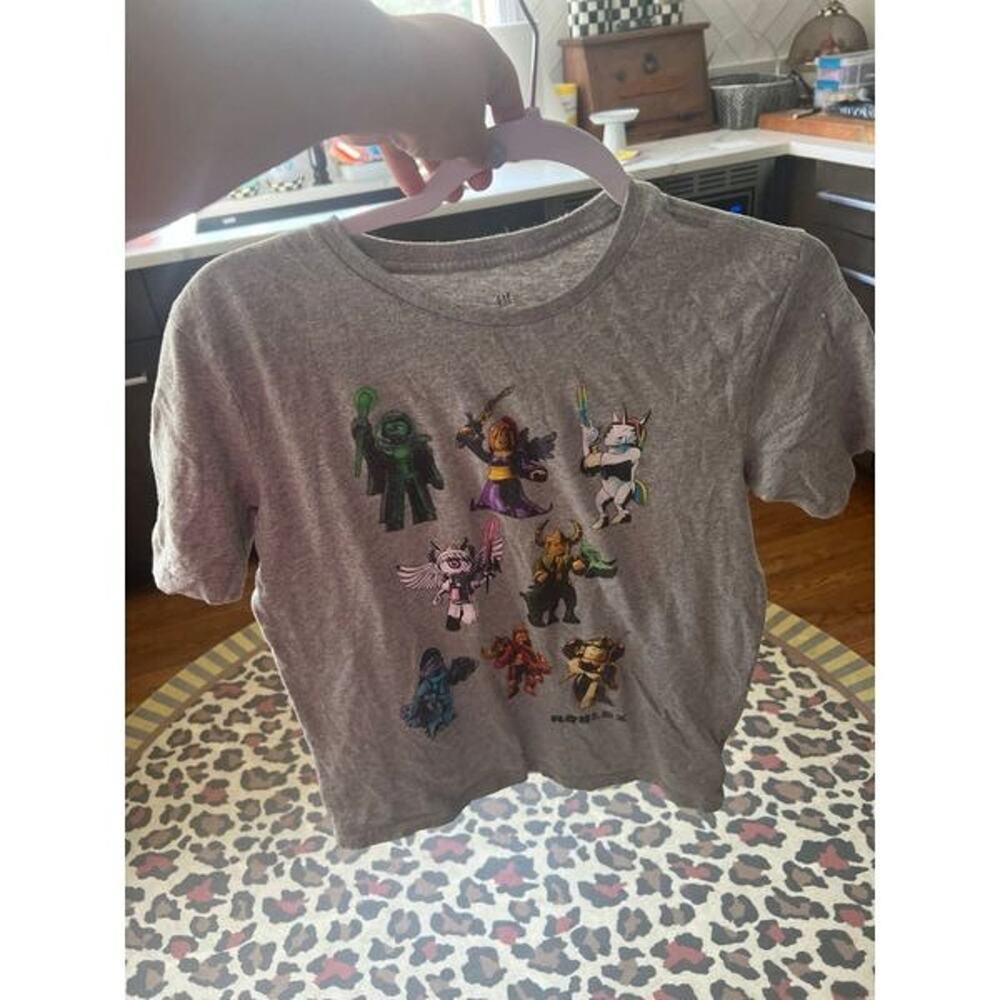 Gap boy Roblox shirt xxl‎